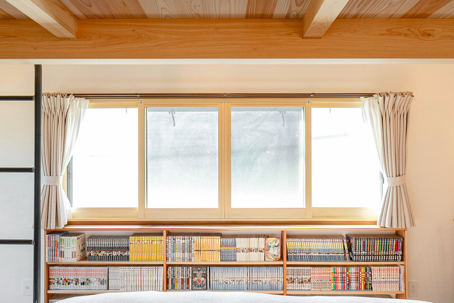 Soundproof window